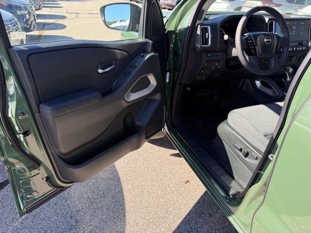 2027 Nissan Frontier SV