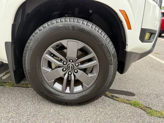 2025 Nissan Frontier SV