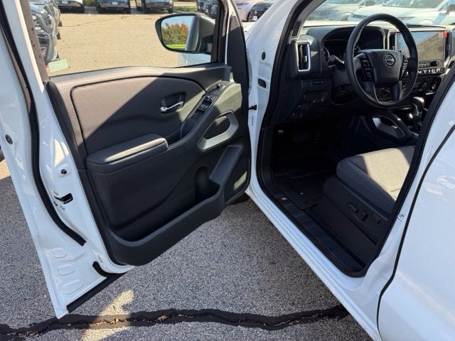 2027 Nissan Frontier SV