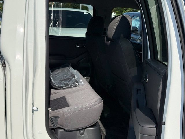 2027 Nissan Frontier SV