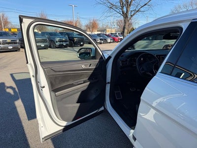 2024 Volkswagen Atlas Cross Sport 2.0T SEL Premium R-Line