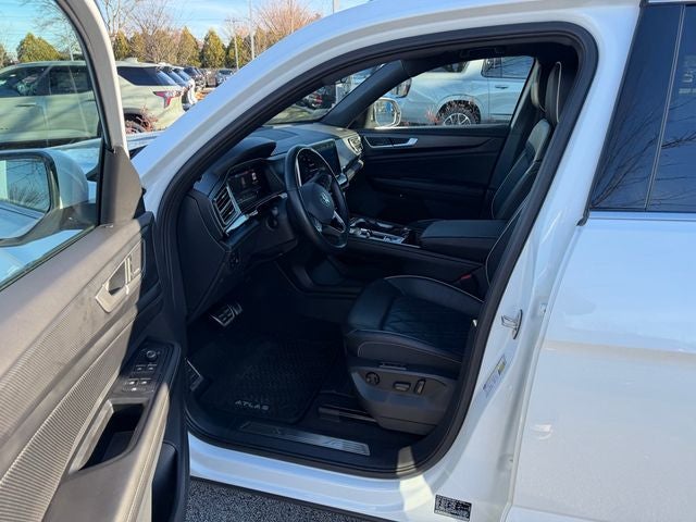 2024 Volkswagen Atlas Cross Sport 2.0T SEL Premium R-Line