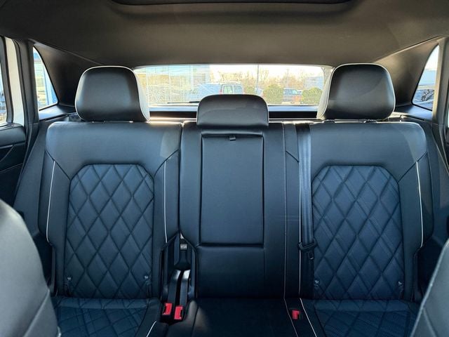 2024 Volkswagen Atlas Cross Sport 2.0T SEL Premium R-Line