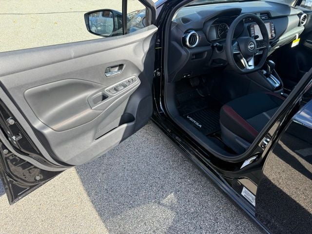2025 Nissan Versa 1.6 SR