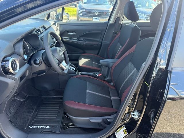 2025 Nissan Versa 1.6 SR