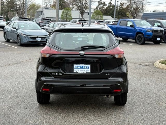 2023 Nissan Kicks SR