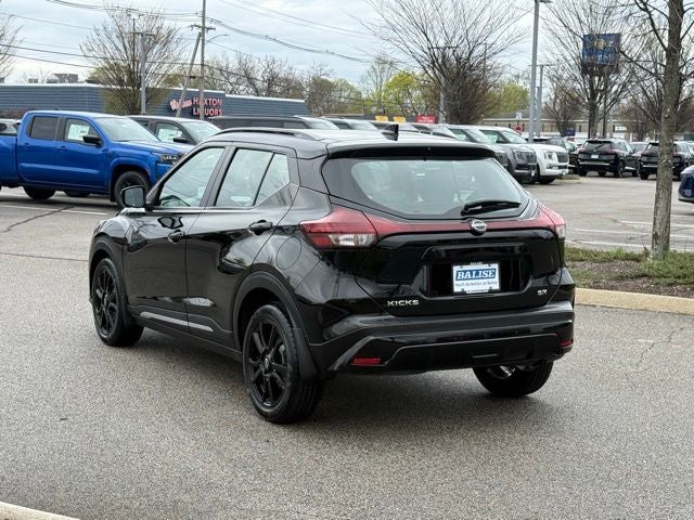 2023 Nissan Kicks SR