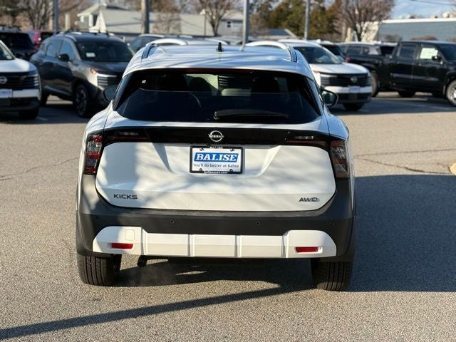 2026 Nissan Kicks SV