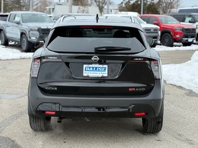 2025 Nissan Kicks SR