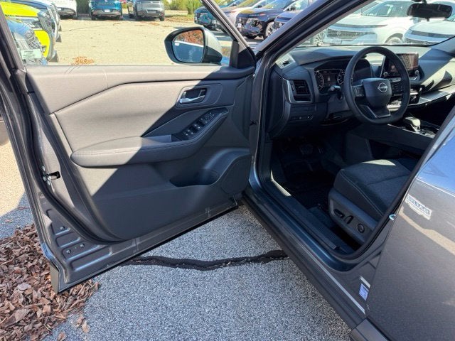 2027 Nissan Rogue SV