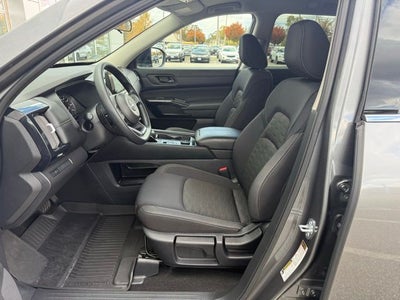 2025 Nissan Pathfinder S