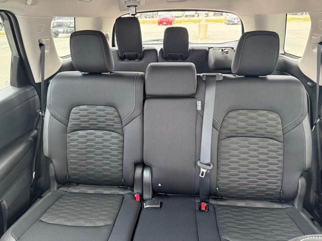 2025 Nissan Pathfinder S