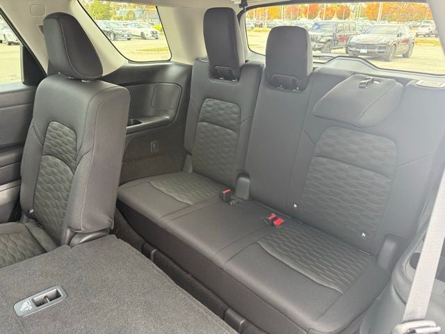 2025 Nissan Pathfinder S