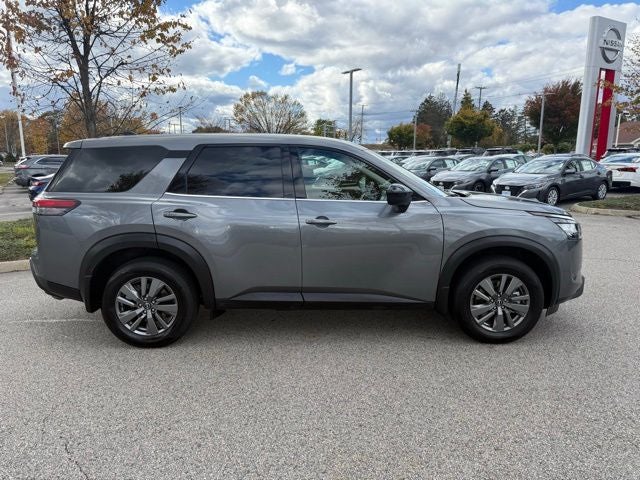 2025 Nissan Pathfinder S