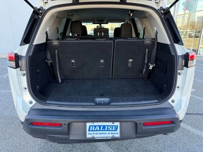 2022 Nissan Pathfinder SV