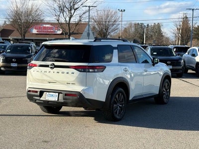 2022 Nissan Pathfinder SV