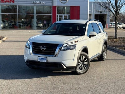 2022 Nissan Pathfinder SV
