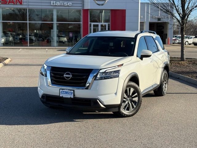 2022 Nissan Pathfinder SV