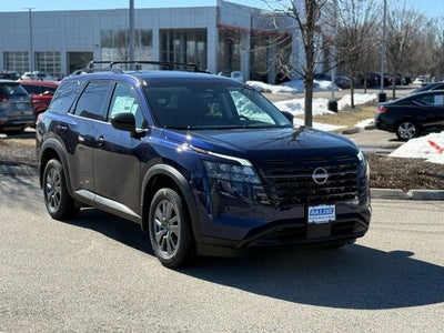2026 Nissan Pathfinder SV