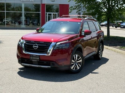 2025 Nissan Pathfinder SL
