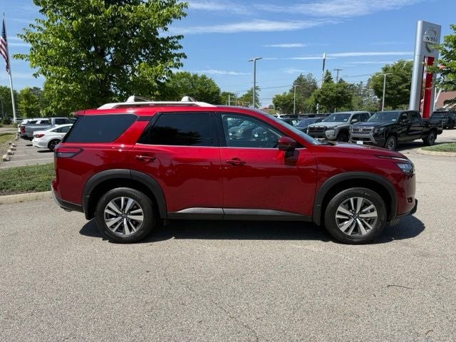 2025 Nissan Pathfinder SL