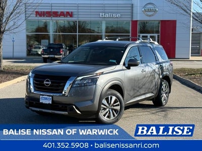 2025 Nissan Pathfinder SL