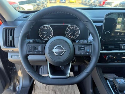 2025 Nissan Pathfinder SL