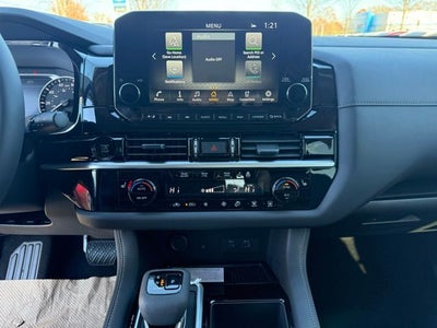 2025 Nissan Pathfinder SL