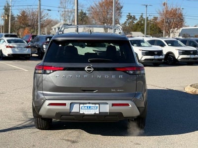 2025 Nissan Pathfinder SL