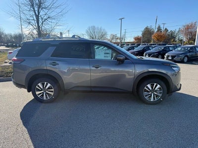 2025 Nissan Pathfinder SL
