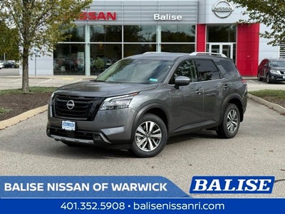 2025 Nissan Pathfinder SL