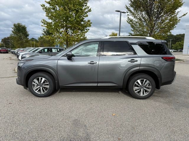 2025 Nissan Pathfinder SL