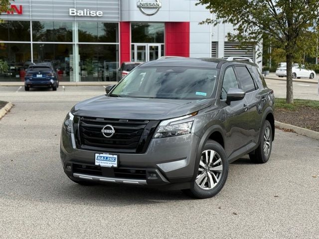 2025 Nissan Pathfinder SL