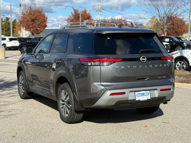 2025 Nissan Pathfinder SL
