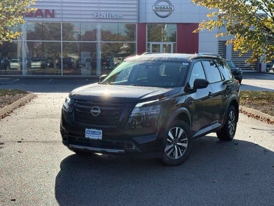 2024 Nissan Pathfinder SL