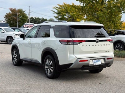 2024 Nissan Pathfinder SL