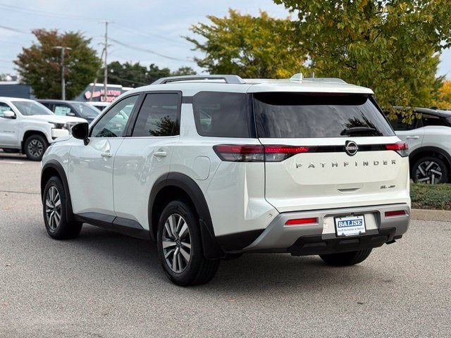 2024 Nissan Pathfinder SL