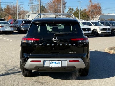 2025 Nissan Pathfinder SL