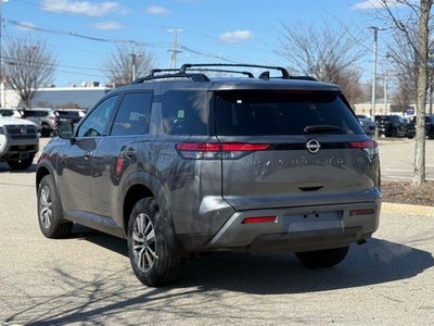 2026 Nissan Pathfinder SL