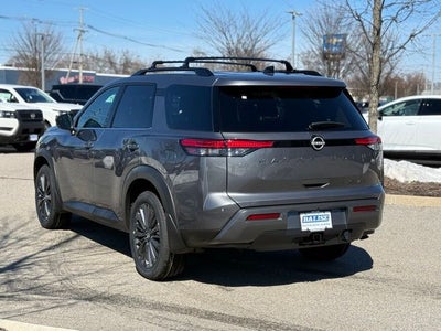 2026 Nissan Pathfinder SL