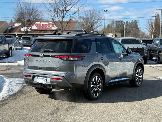 2026 Nissan Pathfinder Platinum