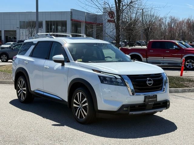 2025 Nissan Pathfinder Platinum