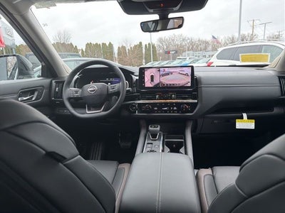 2026 Nissan Pathfinder Platinum