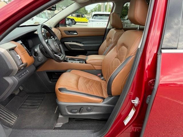 2022 Nissan Pathfinder Platinum