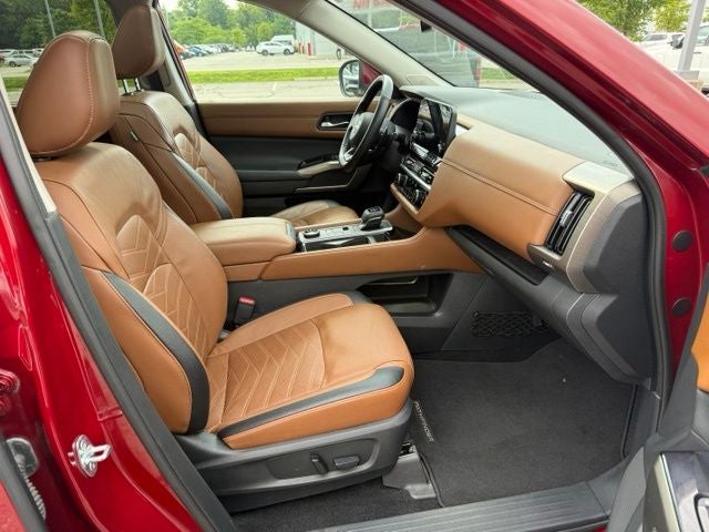 2022 Nissan Pathfinder Platinum