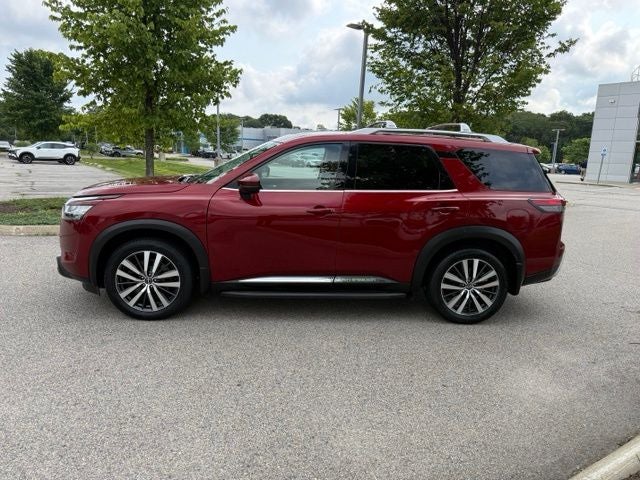 2022 Nissan Pathfinder Platinum