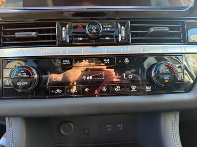 2026 Nissan Pathfinder Platinum