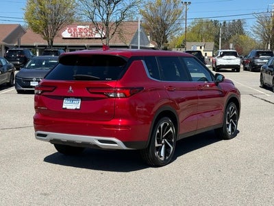2024 Mitsubishi Outlander SE