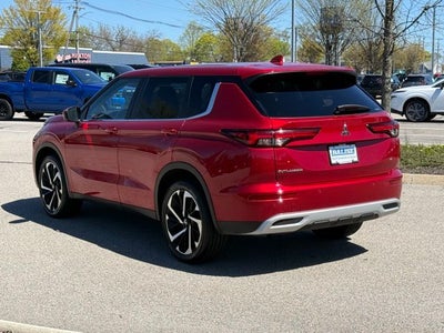 2024 Mitsubishi Outlander SE