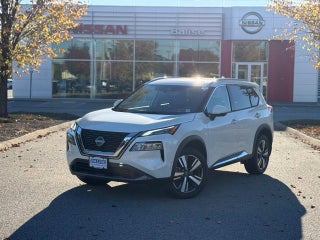 2023 Nissan Rogue SV Prem Pack/ Midnight